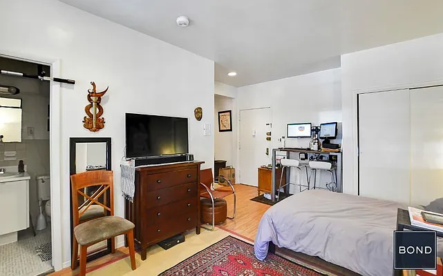 Rented by Bond New York | media 3