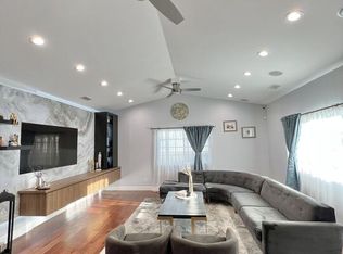 11207 Haskell Ave, Granada Hills, CA 91344