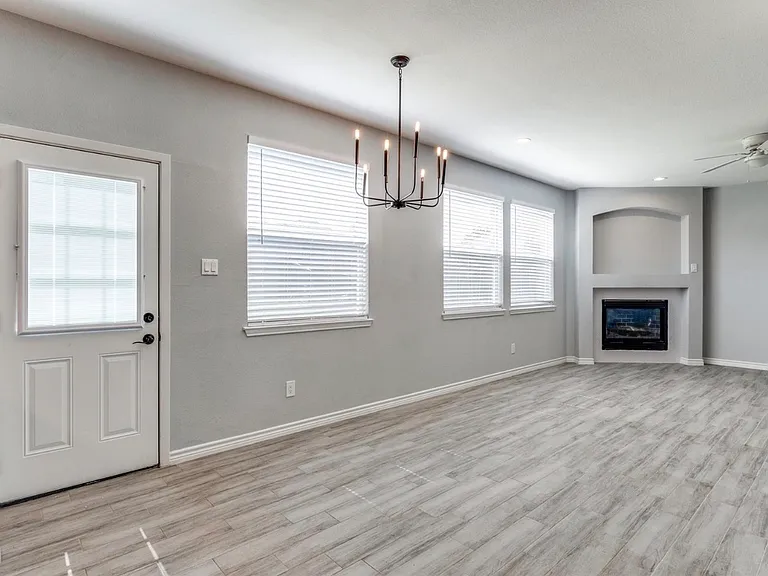 10610 Lansdowne Ln — Photo 7