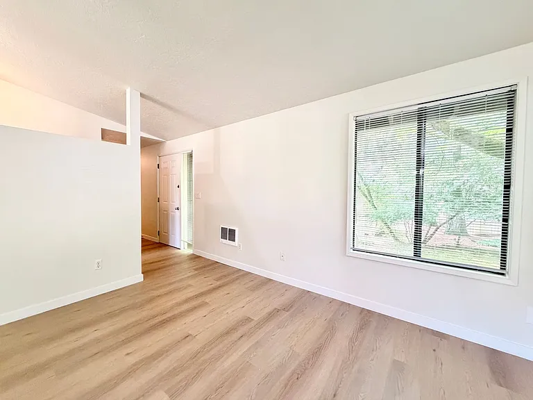 7060 SW Montauk Cir — Photo 6