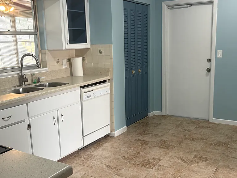4122 Urbino St — Photo 15