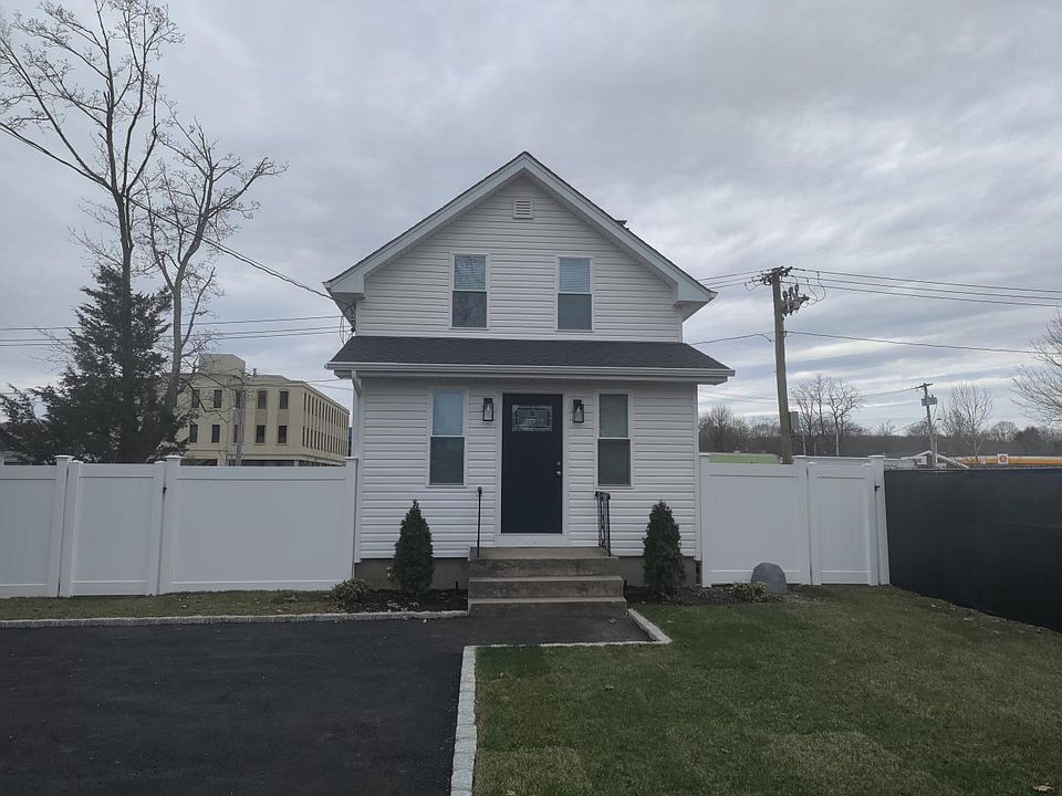 1st image of 15 Cambridge Ave