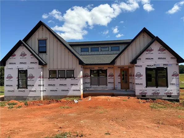 122 Stone Creek Ln, Belton, SC 29627