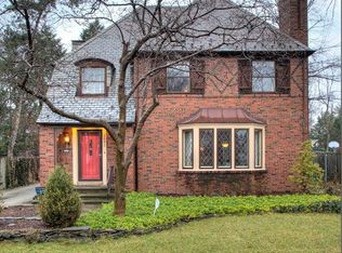 2691 Derbyshire Rd, Cleveland Heights, OH 44106