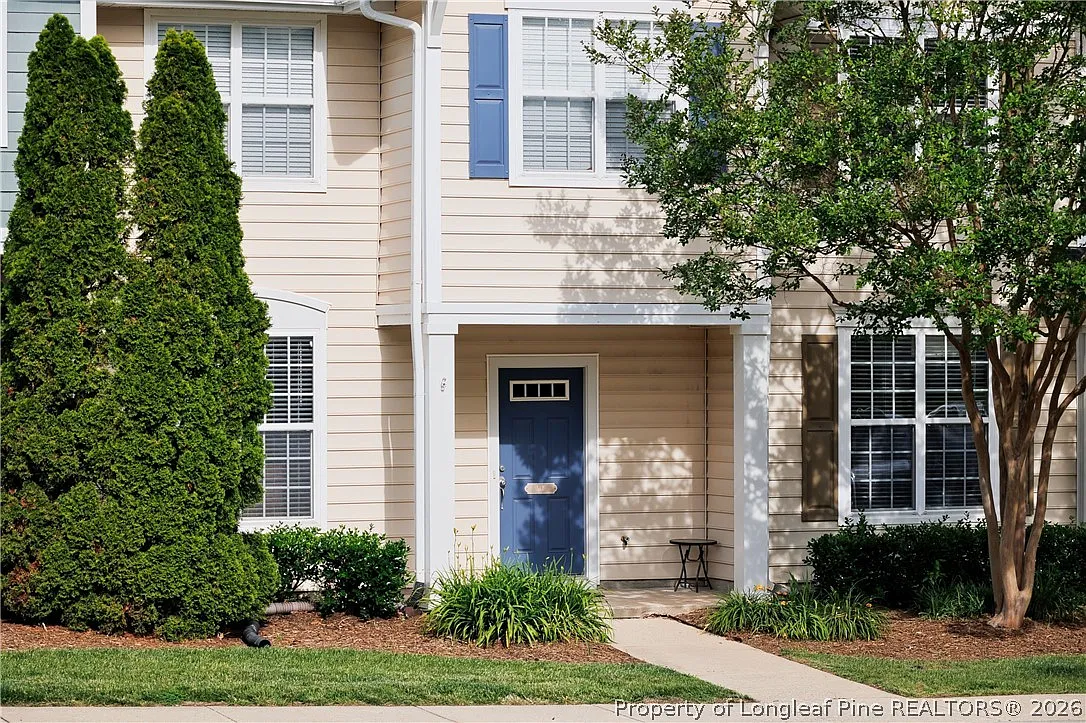 3 bed, 2.5 bath, $1,695 — Photo 1