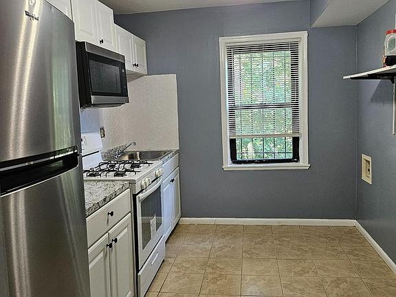 5th image of 3401 15th St SE