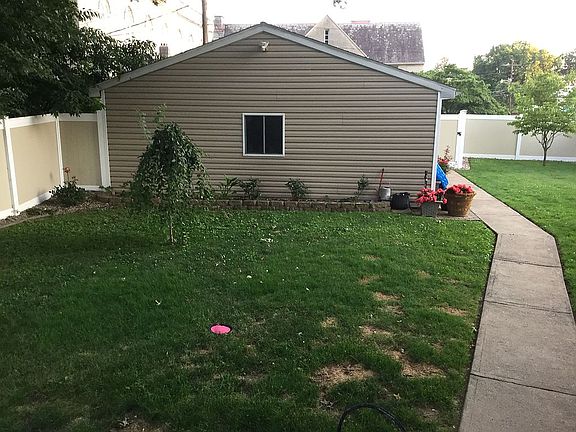 3rd image of 1700 20th St