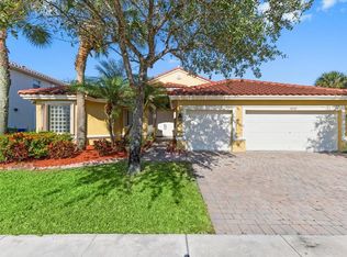 Encantada, Pembroke Pines, FL 33029