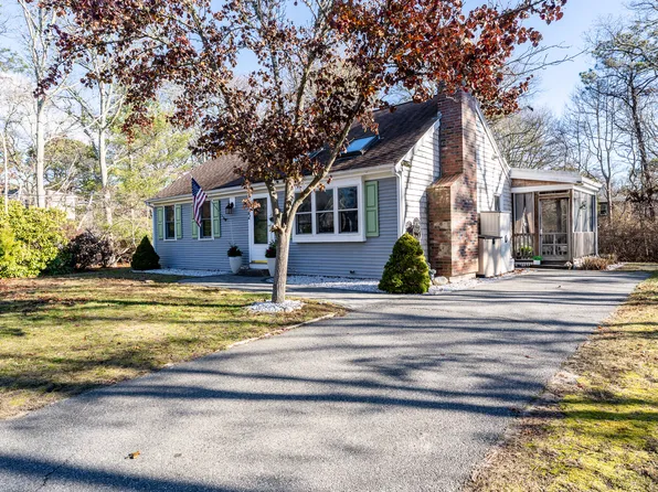 522 Lincoln Rd Extension, Hyannis, MA 02601