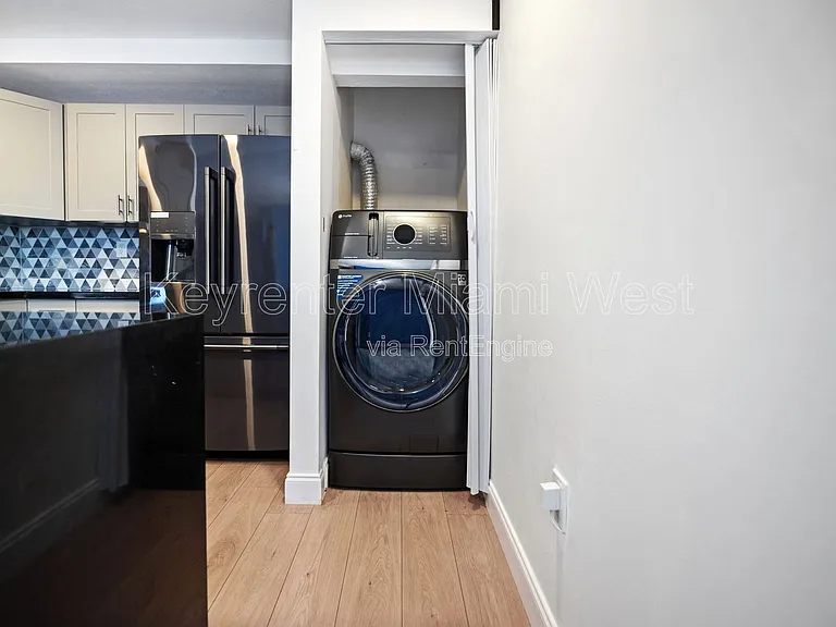 201 W Park Dr #102-2 — Photo 13