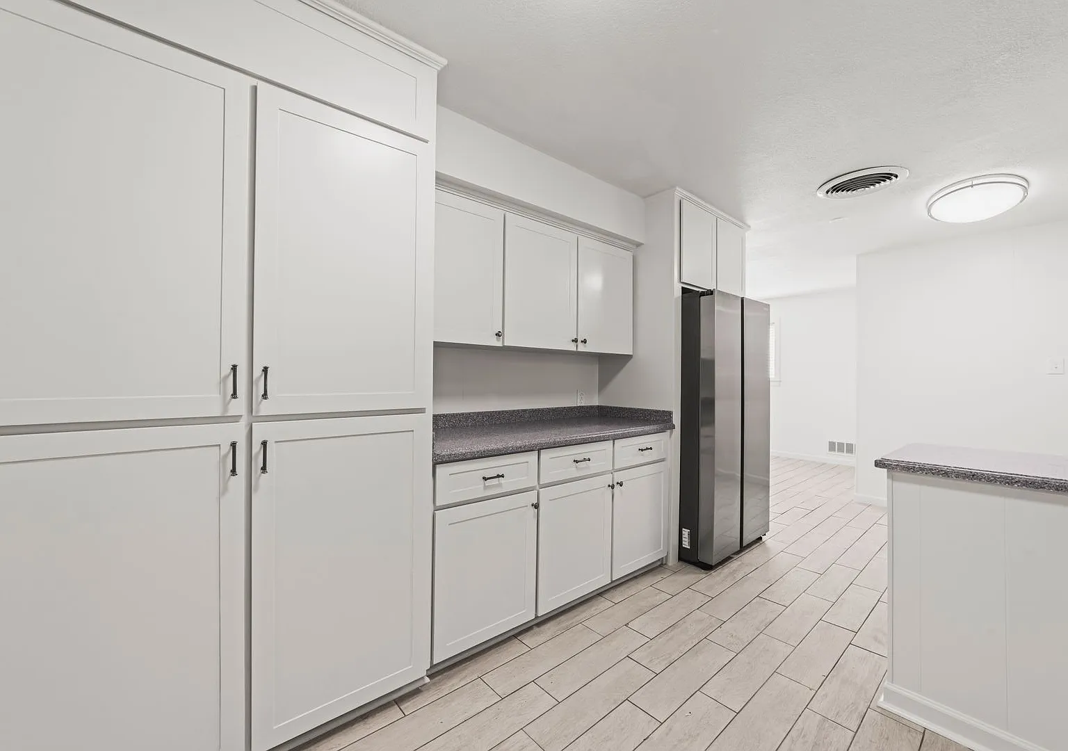Spacious 3BR/2BA Near the Park! — Photo 3