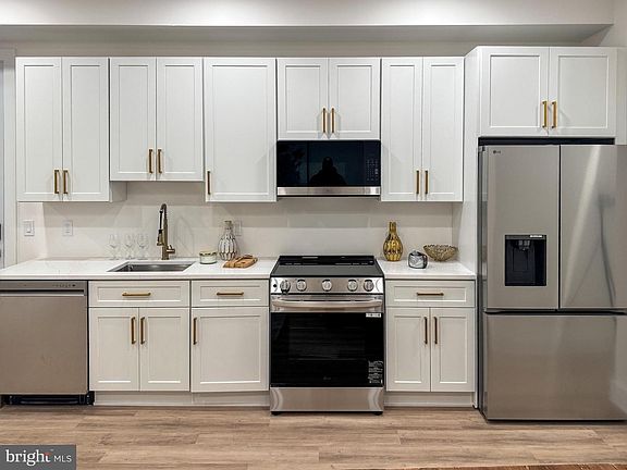5th image of 2105 M St NE #10