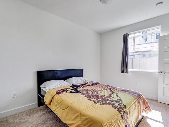 4th image of 3606 Damora Ave