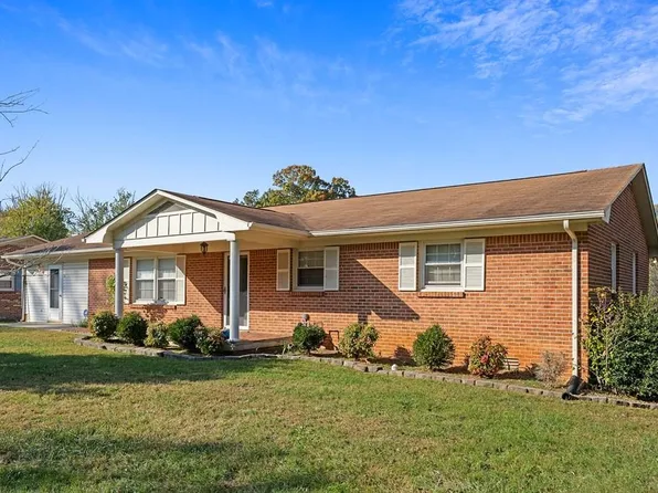 777 Clover Hill Dr, Cookeville, TN 38501