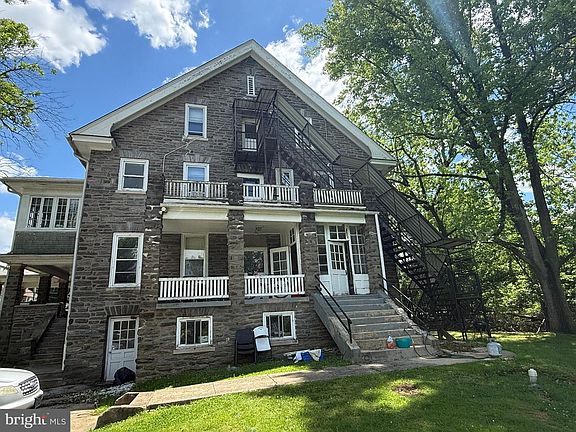2nd image of 31 W Mill Rd
