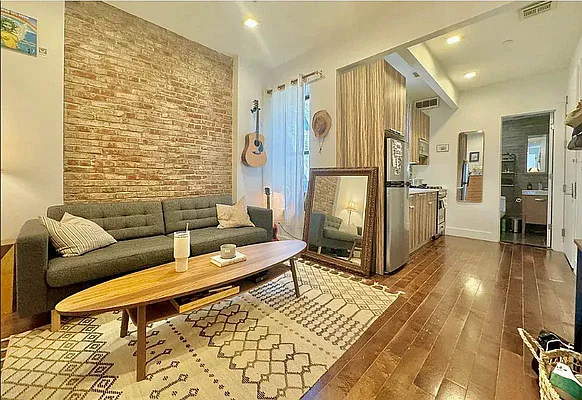 Rented by Doorway NYC, LLC | media 16