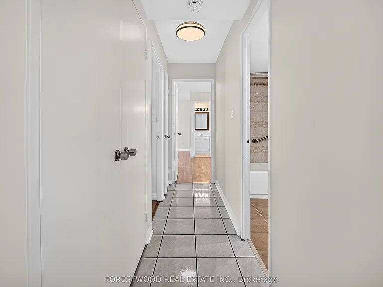 1300 Mississauga Valley Blvd #1108 — Photo 10