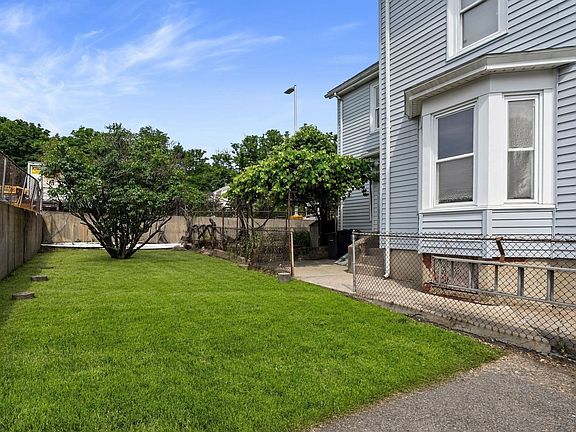 4th image of 50 Homer Ave
