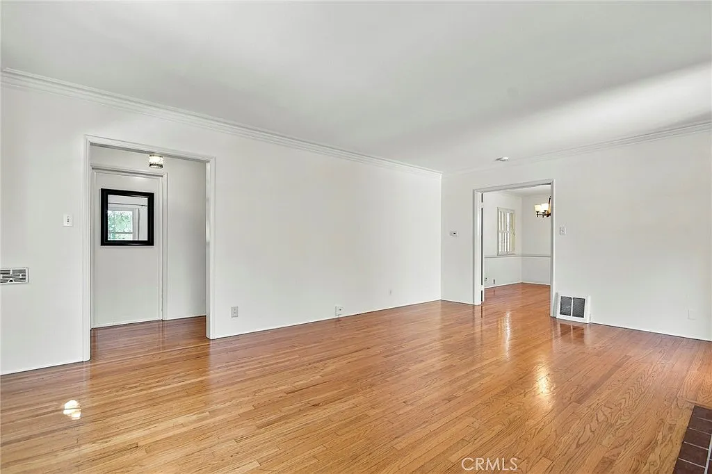 2 bed, 1371 sqft, $3,495 — Photo 4