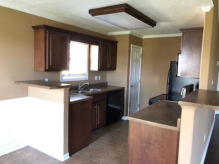124 Kensington Cv — Photo 4