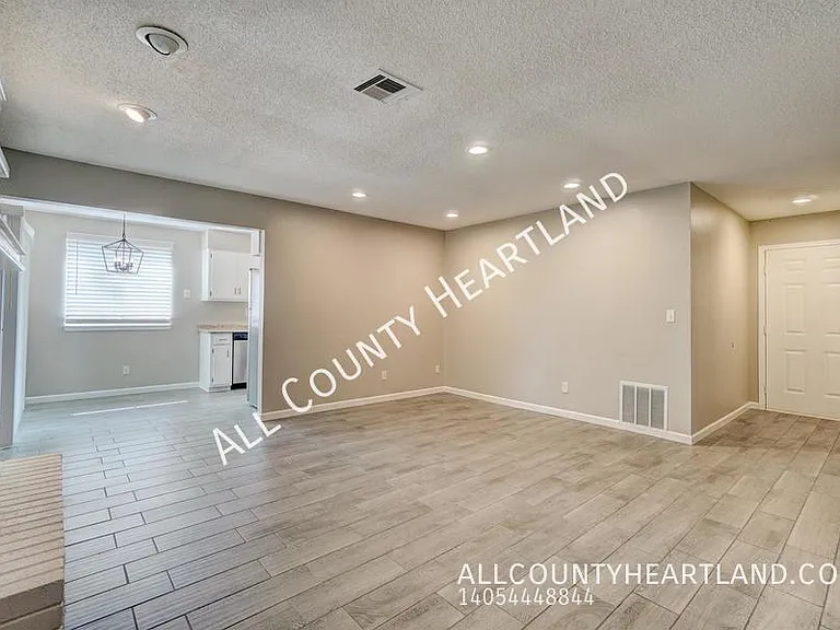 1528 Apollo Rd — Photo 2