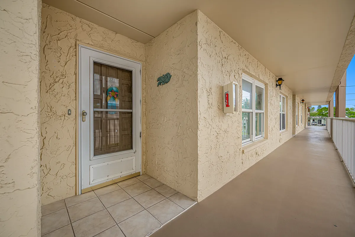 Building Photo - 121 Island Way #323