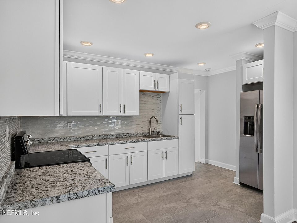 1st image of 316 W 41ST Street