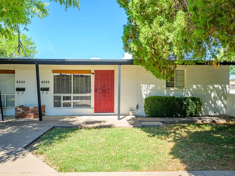 1807 Front Door & Entry