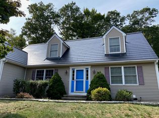 31 Hunting Ridge Dr, Groton, CT 06355