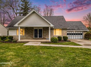 223 Cedarwood Dr, Flushing, MI