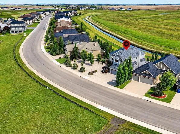 86 W Muirfield Blvd, Wheatland County, AB T0J 1Y1