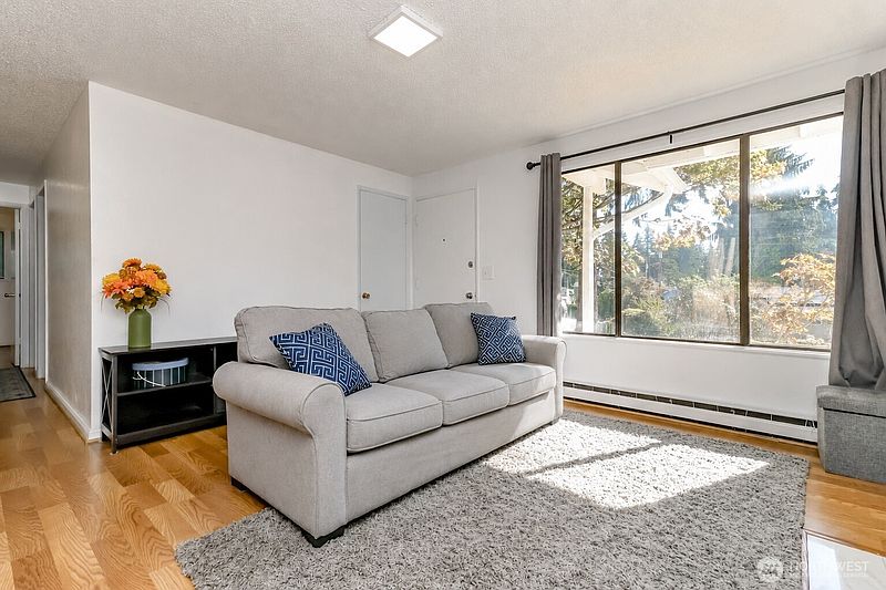 4th image of 30303 6th Avenue SW