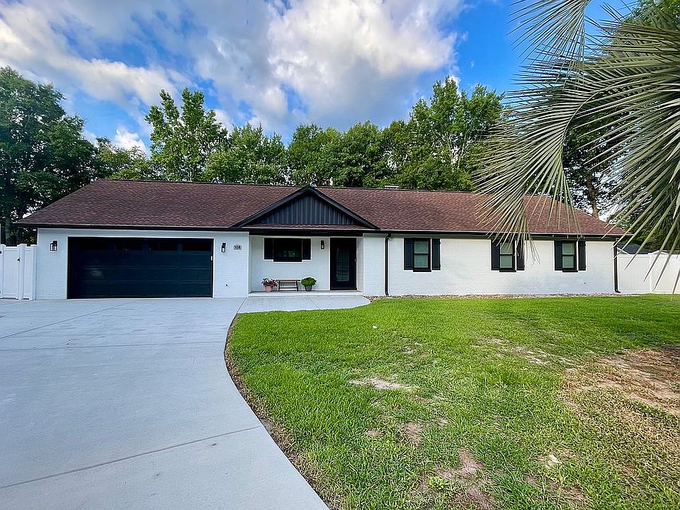 1st image of 108 Pelican Lake Ct