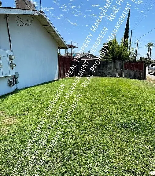 274 S Villa St #A — Photo 8