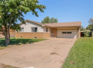 3308 E Navajo Ln, Wichita, KS 67216