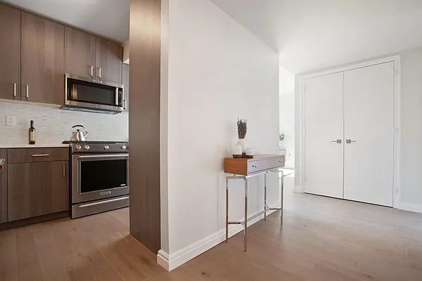 Rented by Greystar | media 1