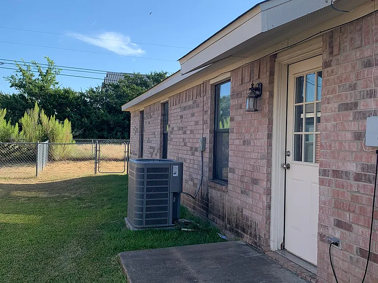 2912 Ashley Dr — Photo 15