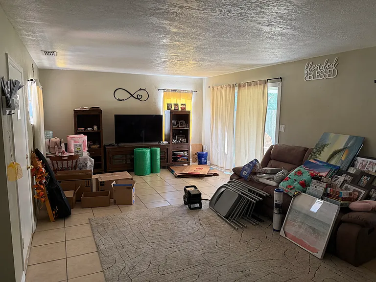 2208 SW Avenue B #1 — Photo 6