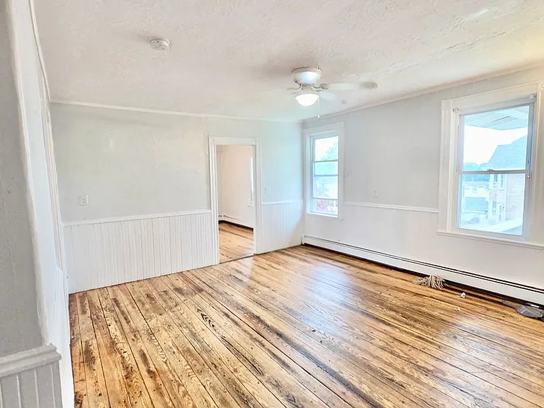 25 Read Ave — Photo 10