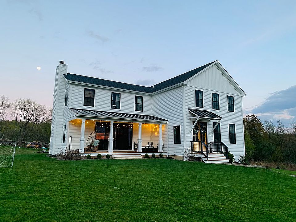1st image of 20 Palazzo Ln