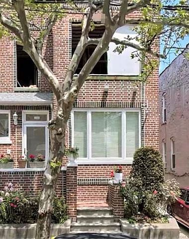 1st image of 3346 Fenton Ave