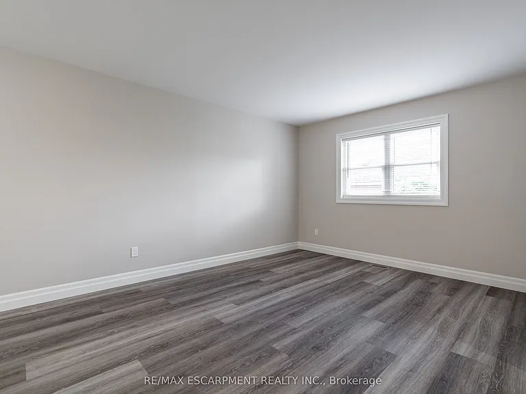 38 Viewpoint Ave #2 — Photo 5