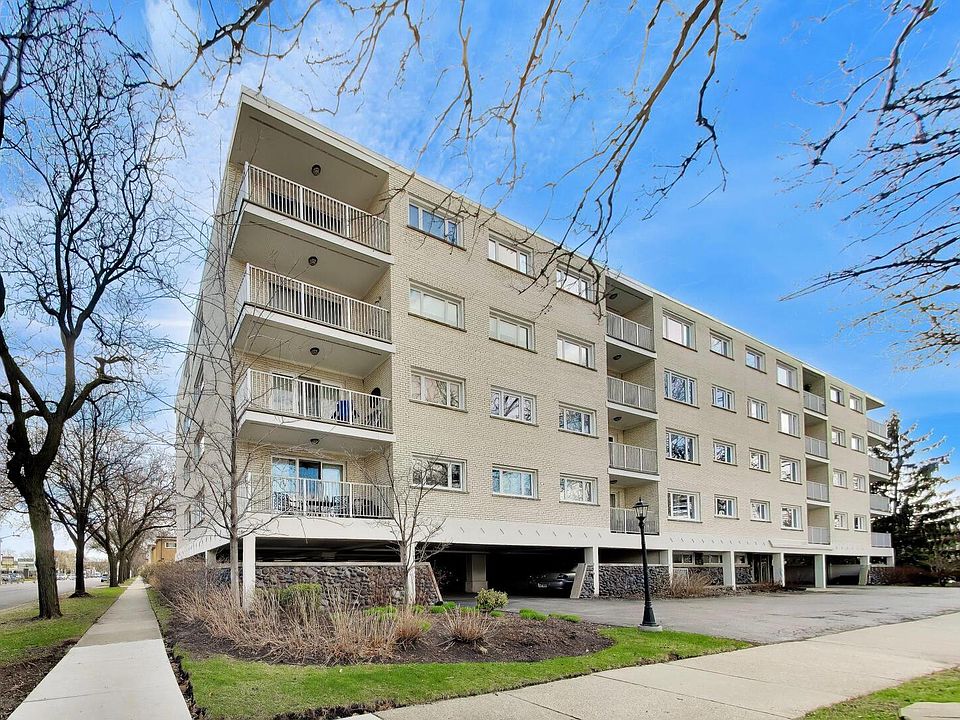 2nd image of 1535 Forest Ave