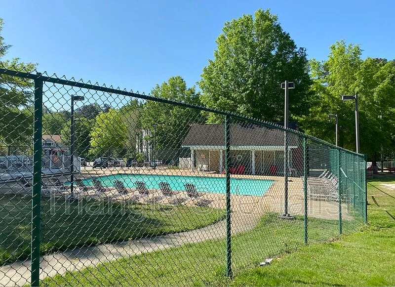 1 bed, 1.0 bath, $615 — Photo 3