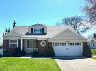 22849 Pocono Dr, Rocky River, OH