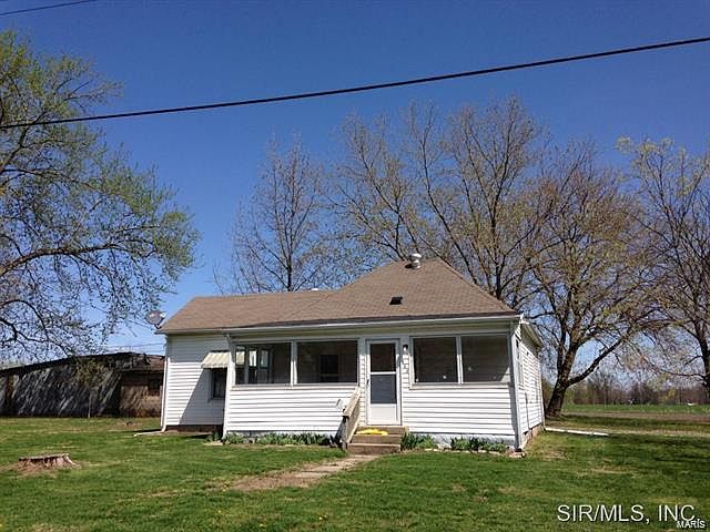 1st image of 832 Clarence St