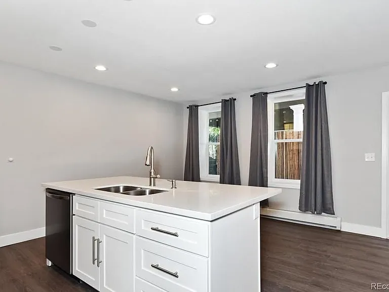 1421 Washington Ave #C — Photo 5