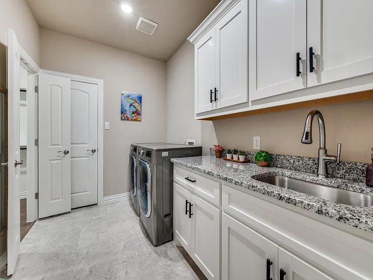 4300 Carrera Dr — Photo 25