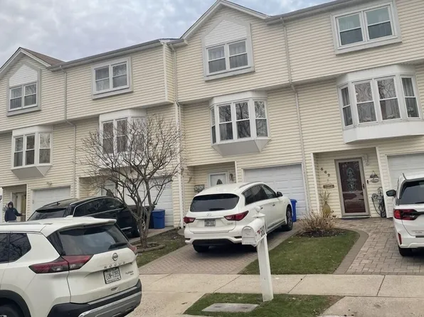 564 Dongan Hills Ave, Staten Island, NY 10305