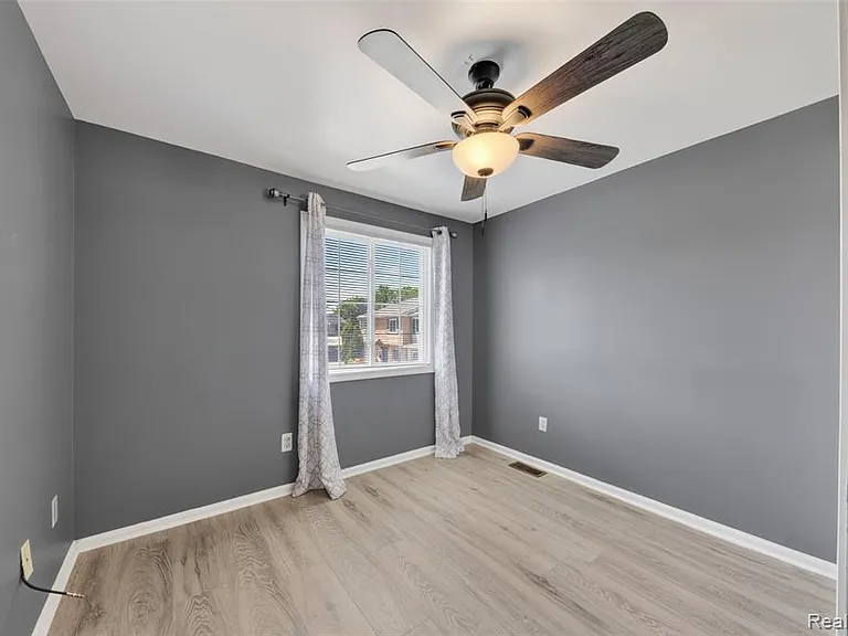16515 Terrace Village Dr — Photo 35